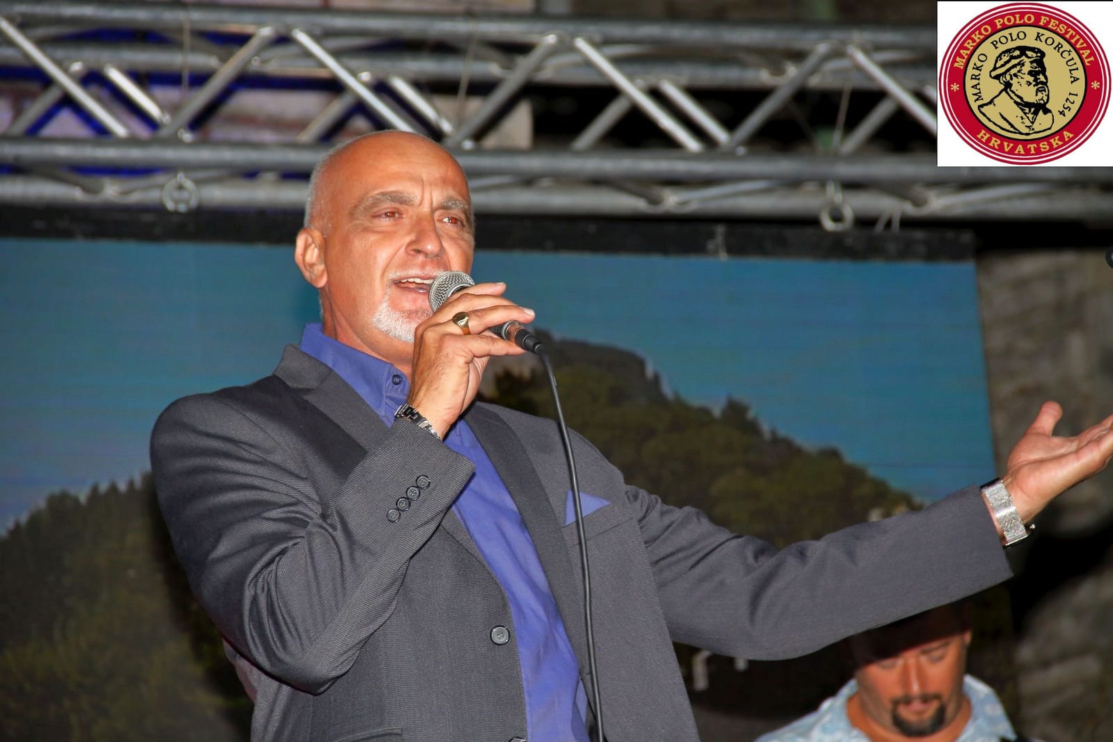 TOMISLAV ŠKARA SKLADBOM ”HRVATSKA MOJA” NA XXIX. MARKO POLO FEST-u – KORČULA 2024.