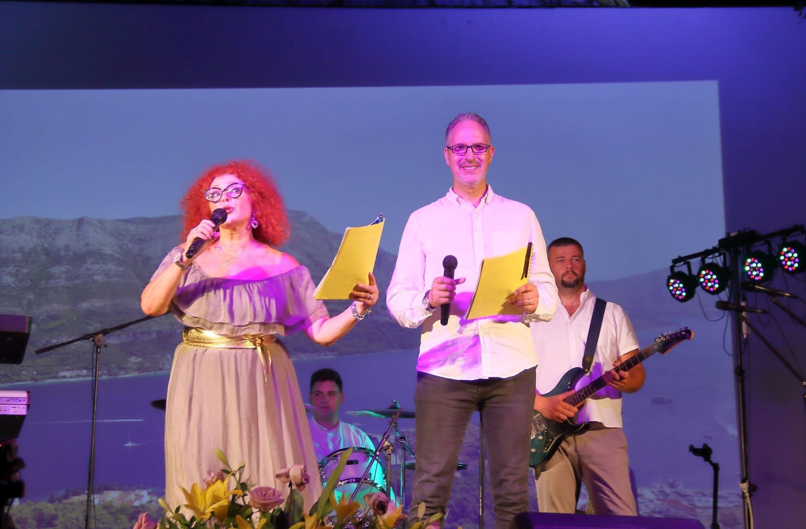 NILA MILIČIĆ VUKOSAVIĆ I SEBASTIJAN VUKOSAVIĆ VODITELJI SU XXIX. MEĐUNARODNOG MARKO POLO FEST-A KORČULA 2024.